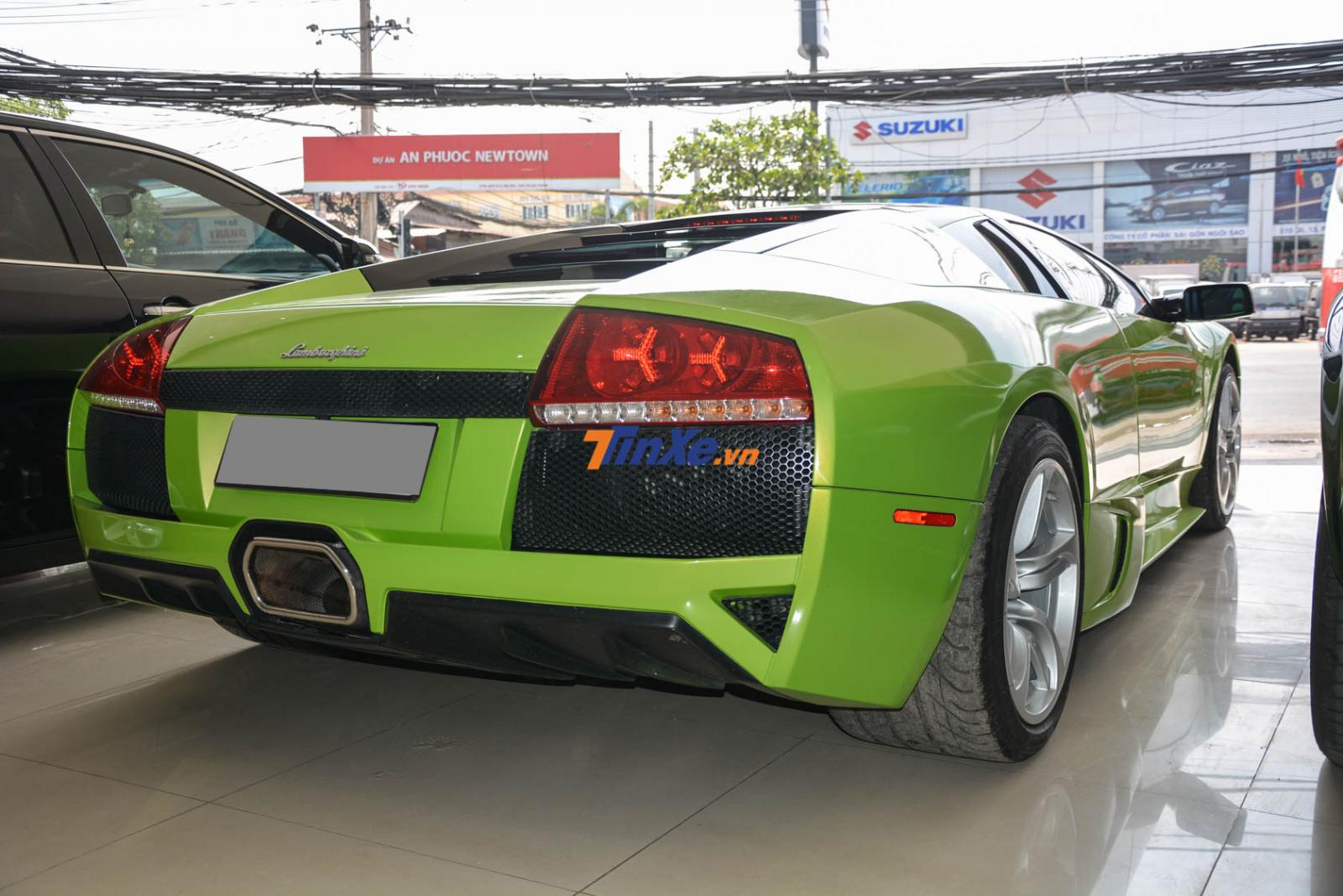 Hiện siêu xe này đang định cư tại siêu thị ô tô Hà Nội để tìm chủ nhân mới