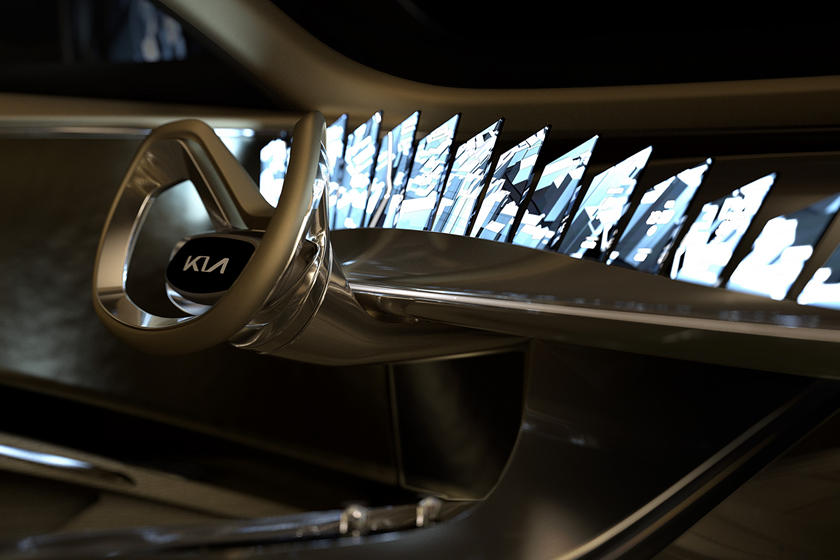 Kia chính thức hình ảnh nội thất cho thấy thiết kế 21 màn hình trên mặt táp-lô của mẫu concept mới