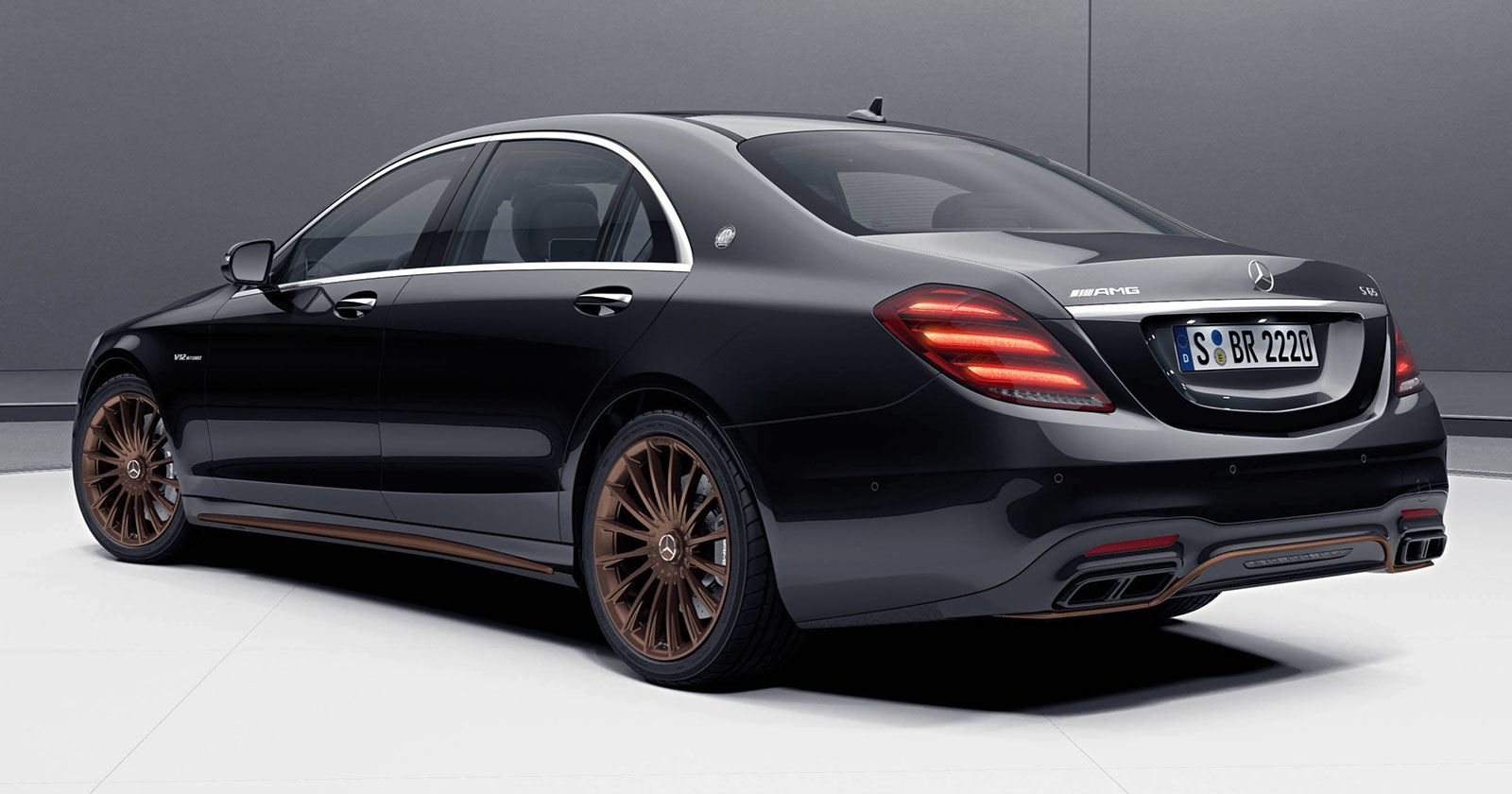 Mercedes-AMG S65 Final Edition vẫn được trang bị động cơ V12, tăng áp kép, dung tích 6.0 lít