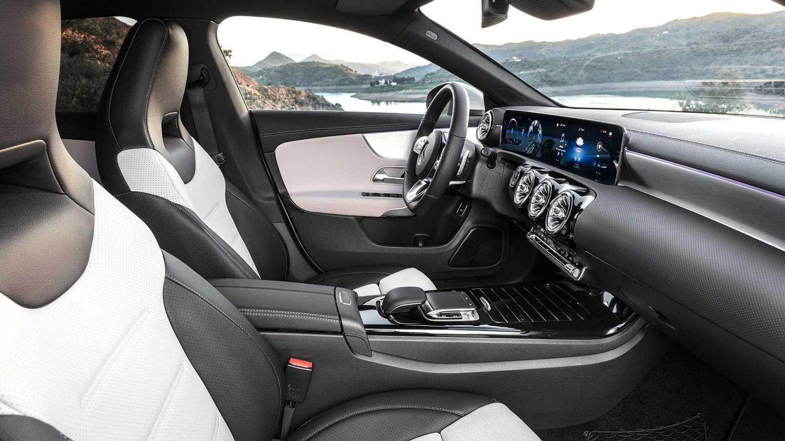 Nội thất bên trong Mercedes-Benz CLA Shooting Brake 2019 Nội thất bên trong Mercedes-Benz CLA Shooting Brake 2019