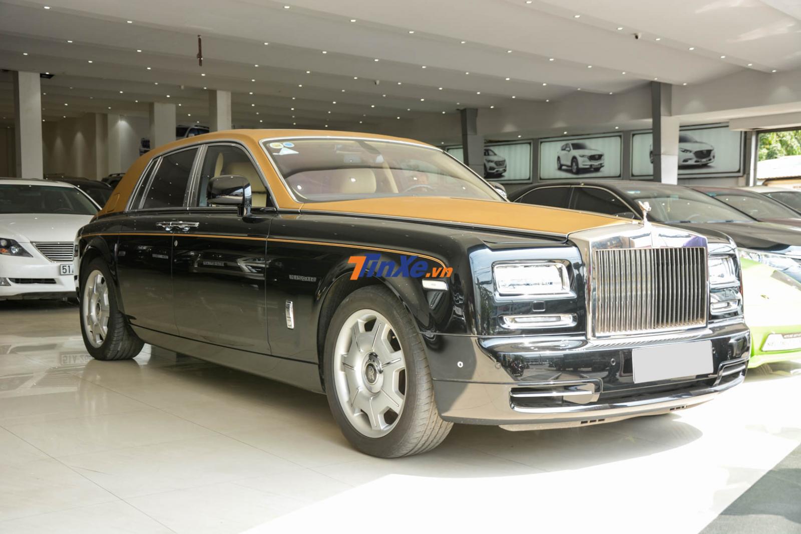 Cận cảnh chiếc Rolls-Royce Phantom Series II đang được rao bán