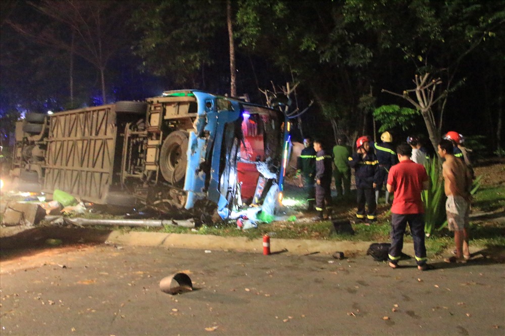Hiện trường vụ tai nạn xe khách