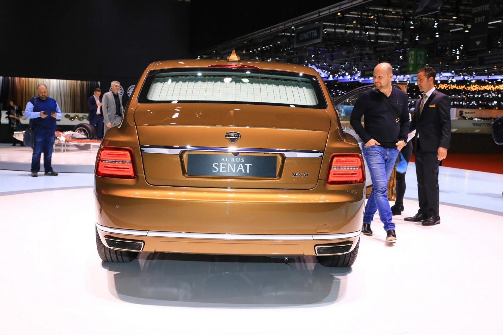 Thiết kế đuôi xe lại nhang nhác Bentley Thiết kế đuôi xe lại nhang nhác Bentley