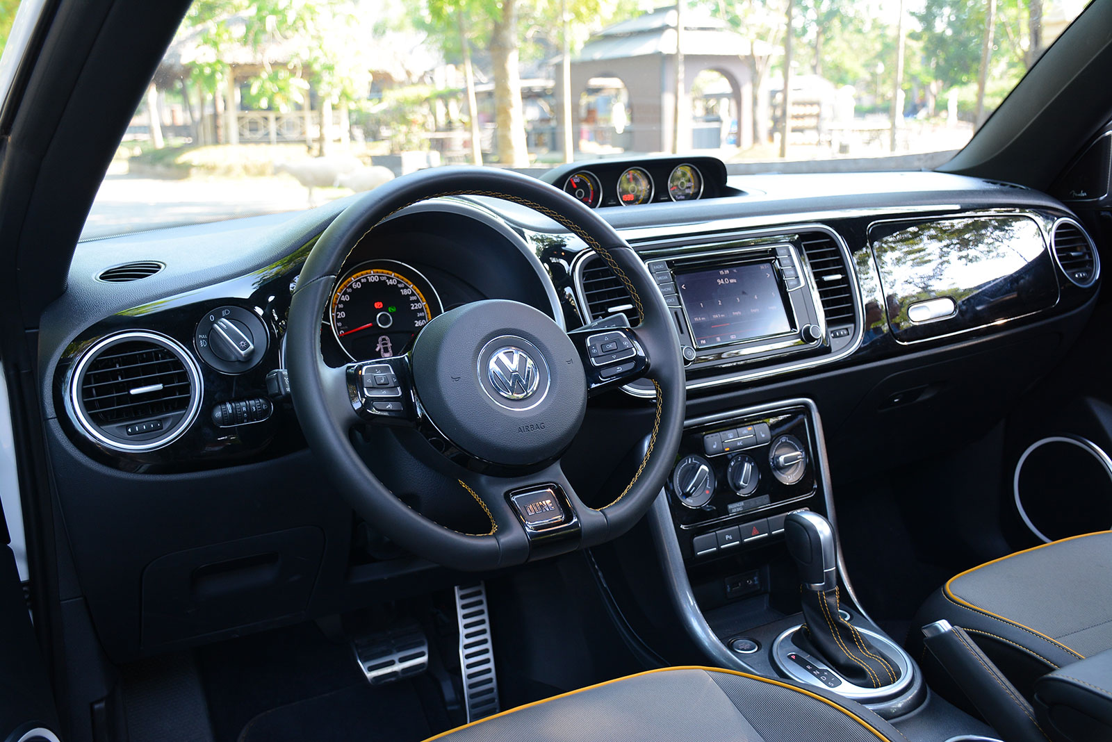 Khoang lái Volkswagen Beetle Dune