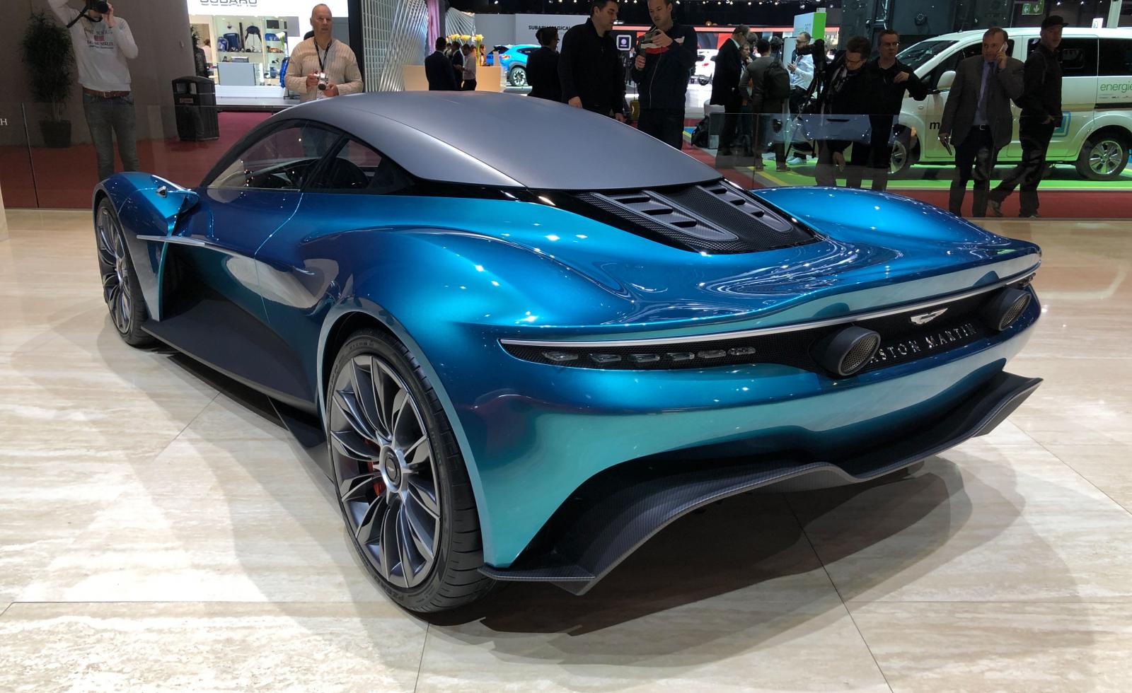 Aston Martin Vanquish Vision Concept bản thương mại sẽ là xe hybrid xăng-điện Aston Martin Vanquish Vision Concept bản thương mại sẽ là xe hybrid xăng-điện