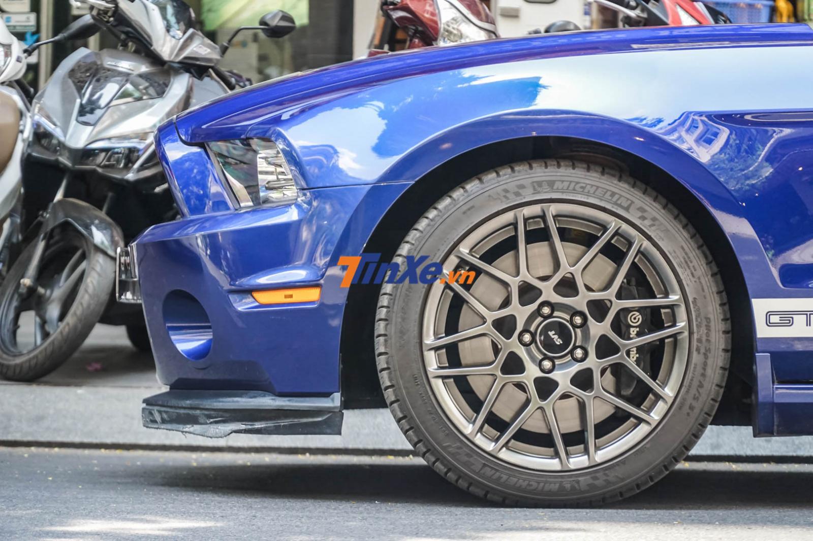Bộ mâm hàng thửa đi kèm lốp Goodyear Eagle F1 SuperCar G:2 Bộ mâm hàng thửa đi kèm lốp Goodyear Eagle F1 SuperCar G:2