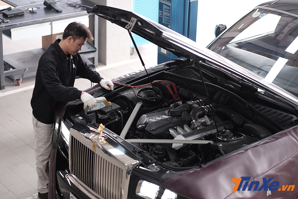 Những chiếc xe Rolls-Royce chính hãng được chăm sóc cẩn thận và có chế độ hậu mãi hoàn hảo dành cho khách hàng Việt.