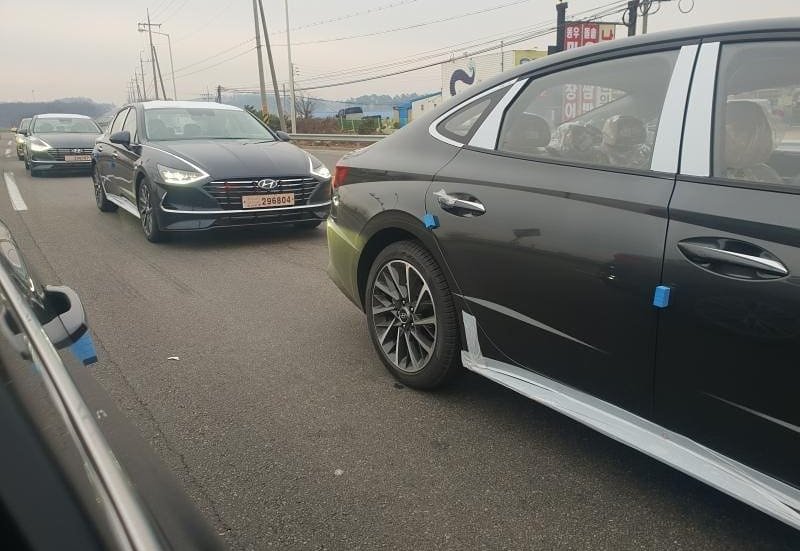 Dàn Hyundai Sonata 2020 đủ màu chạy trên đường phố