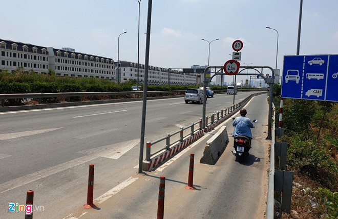 Dải phân cách bê tông nơi anh Lý Vũ Hảo bị tai nạn, tử vong Dải phân cách bê tông nơi anh Lý Vũ Hảo bị tai nạn, tử vong