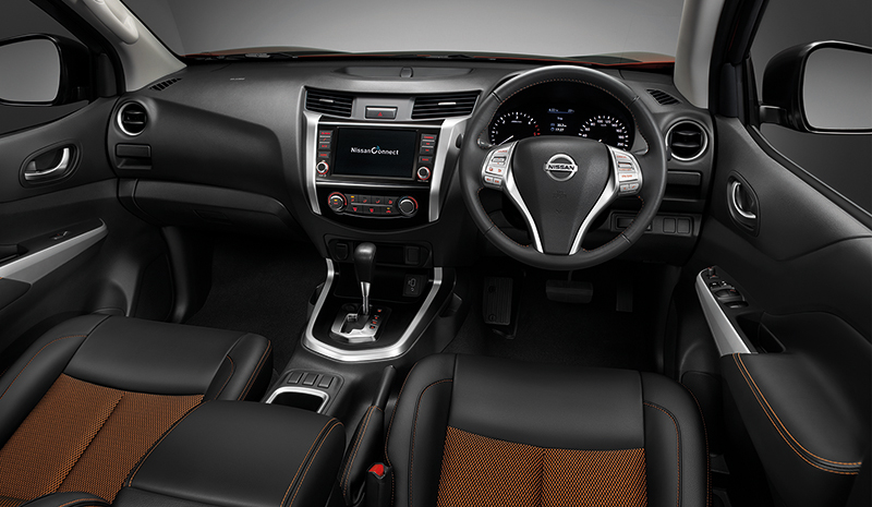 Nội thất bên trong Nissan Navara Black Edition 2019 Nội thất bên trong Nissan Navara Black Edition 2019