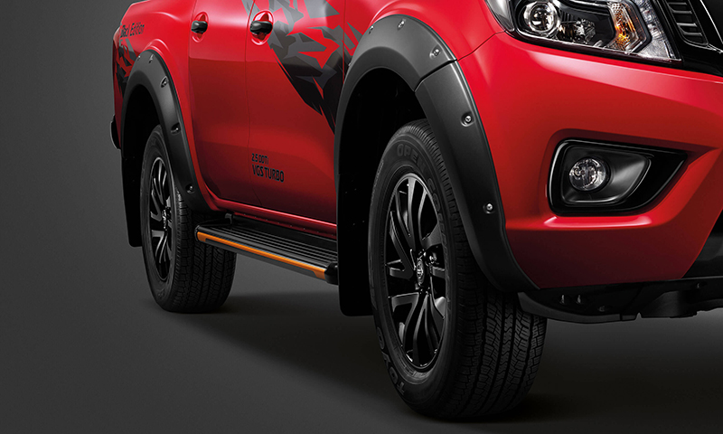 Ốp cua lốp có bu-lông mạ crôm Ốp cua lốp có bu-lông mạ crôm