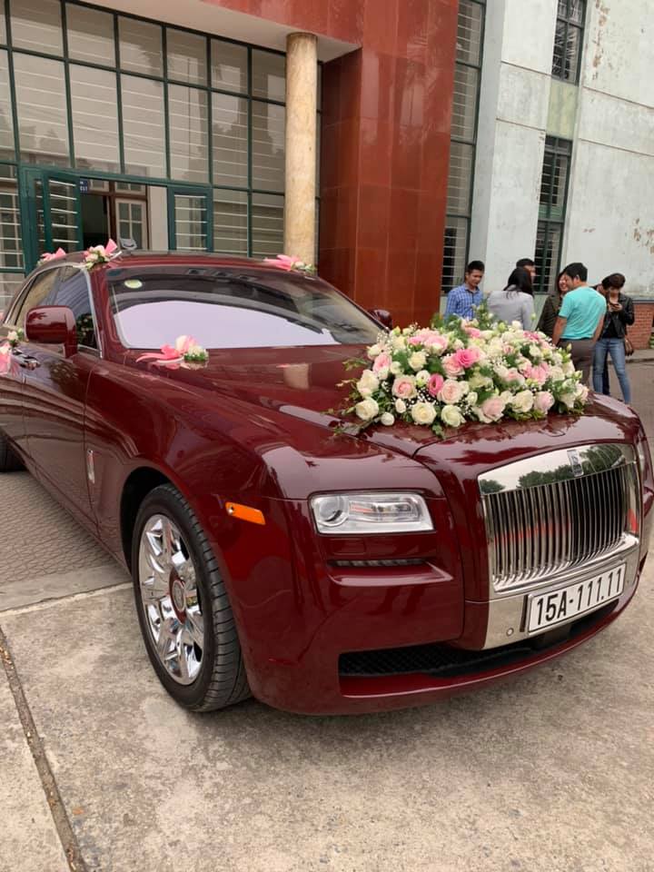 Rolls-Royce Ghost biển ngũ quý 1 làm xe hoa trong đám cưới khủng