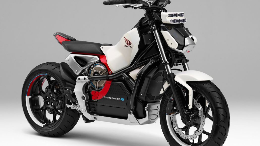 Xe là phiên bản điện của mẫu Riding Assist được giới thiệu vào năm 2016 Xe là phiên bản điện của mẫu Riding Assist được giới thiệu vào năm 2016