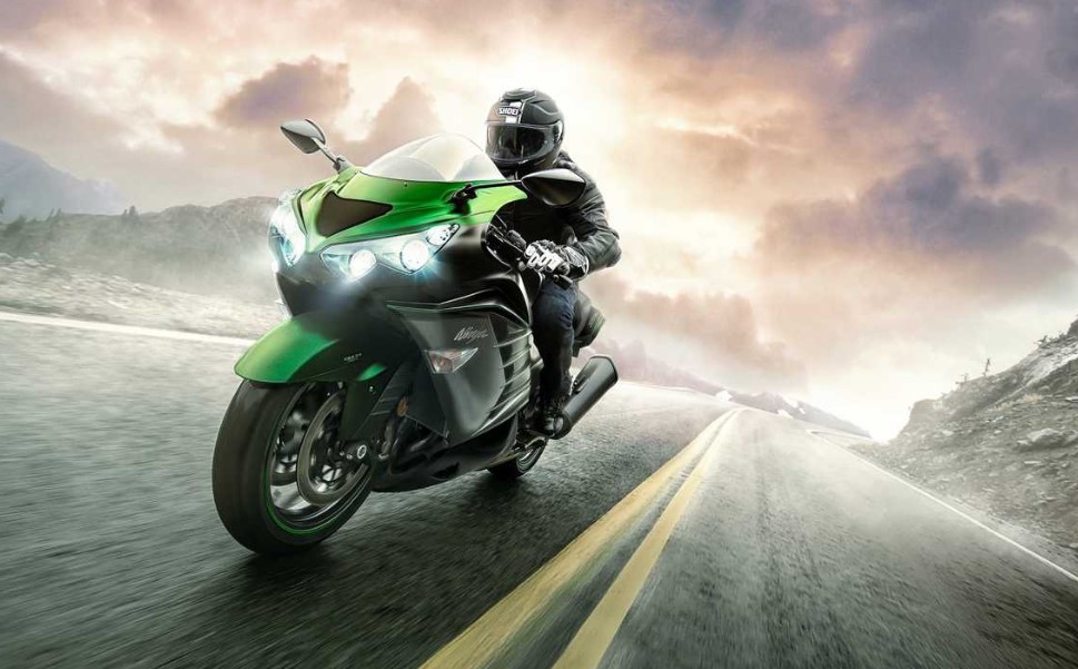 Màu xanh của xe mô tô bị xem là không may Màu xanh của xe mô tô bị xem là không may