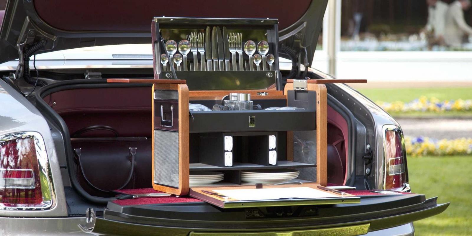 Rolls-Royce là nhãn hiệu xe sang có bảng danh sách tùy chọn cá nhân hóa ấn tượng nhất