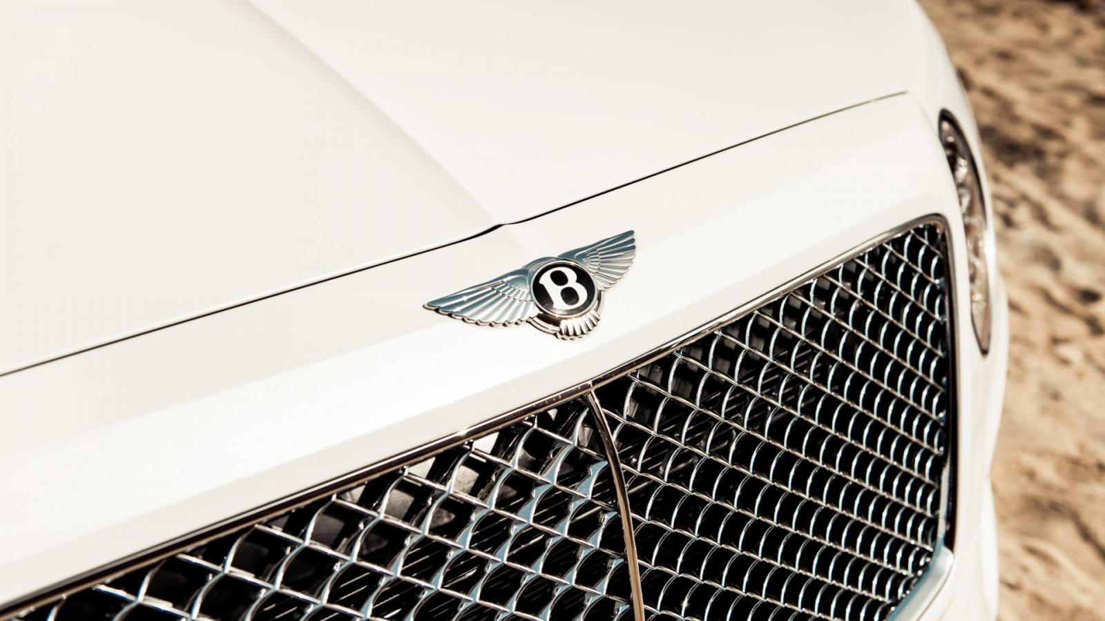 Bentley Bentayga Pearl Of The Gulf còn được sơn màu dành riêng cho mẫu xe này