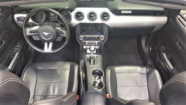 Nội thất Ford Mustang Convertible Nội thất Ford Mustang Convertible