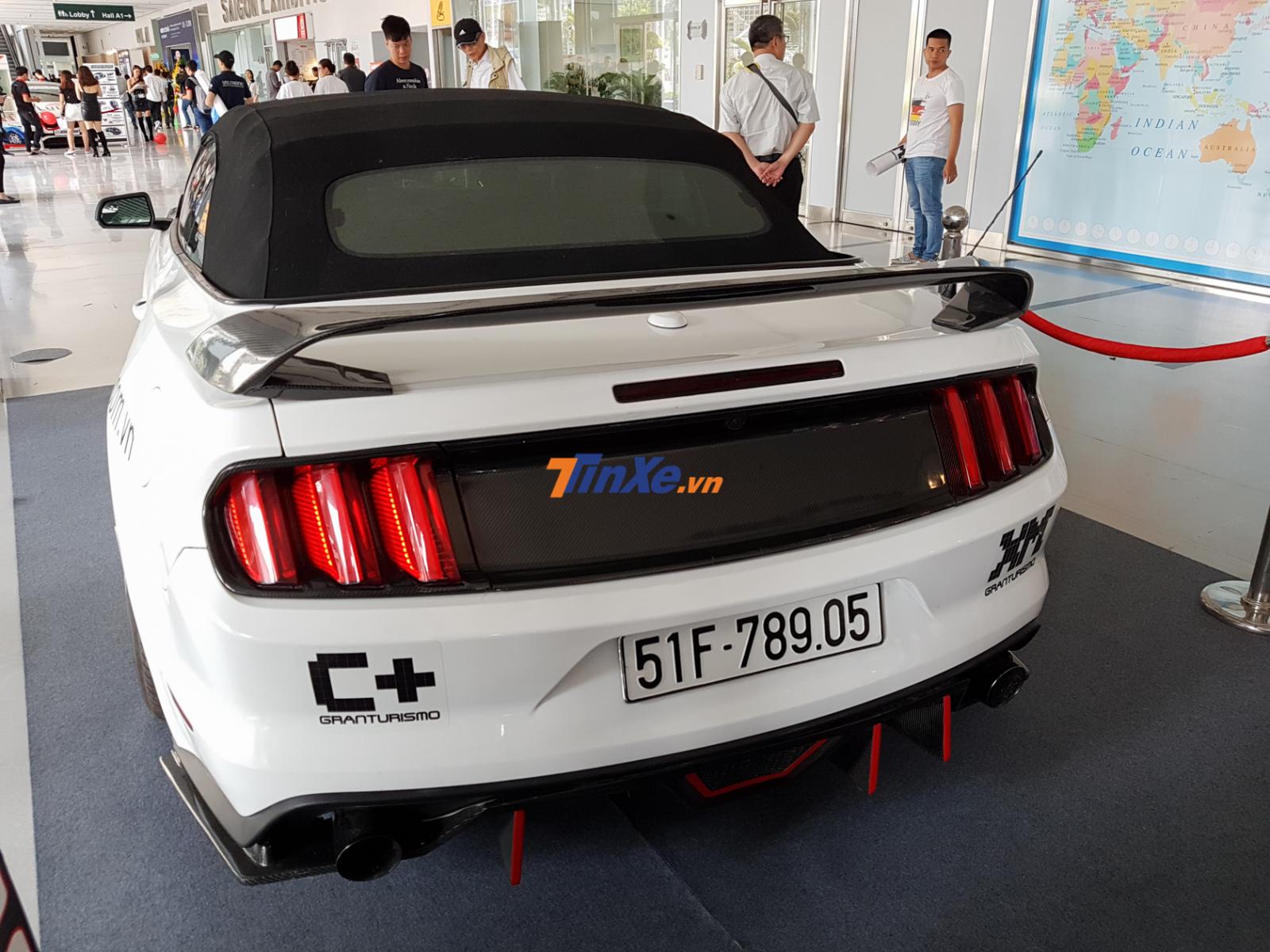 Ford Mustang Convertible được chủ nhân độ lại động cơ Ford Mustang Convertible được chủ nhân độ lại động cơ