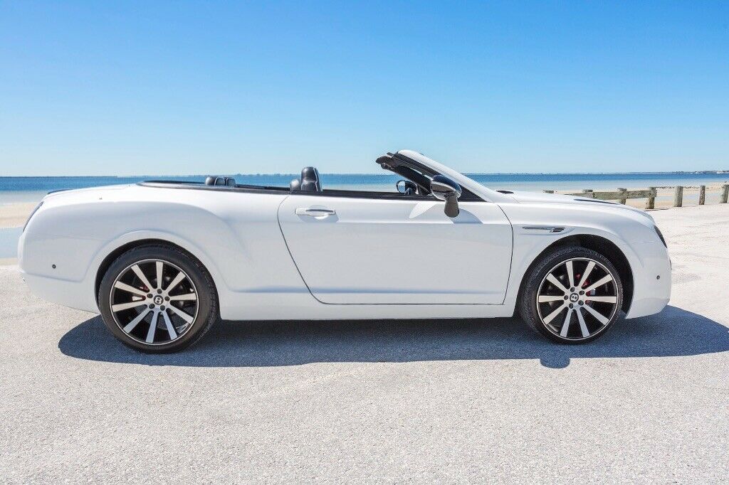 Thực tế nó có hình dáng nguyên thủy là một chiếc Chrysler Sebring