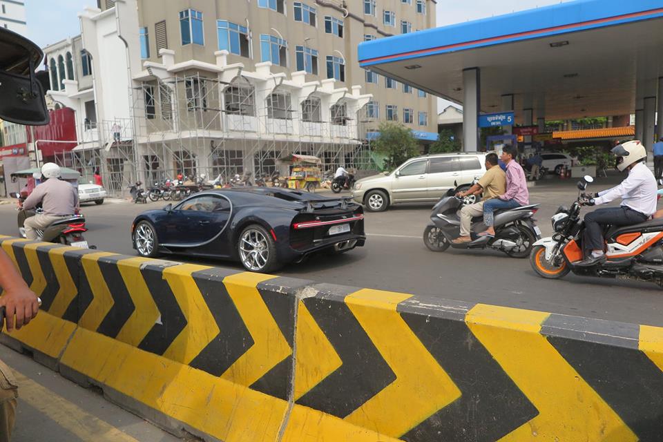 Đây là chiếc Bugatti Chiron tại Campuchia