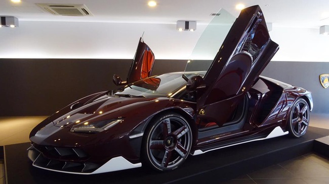 Siêu xe triệu đô Lamborghini Centenario lúc mới đến Nhật Bản