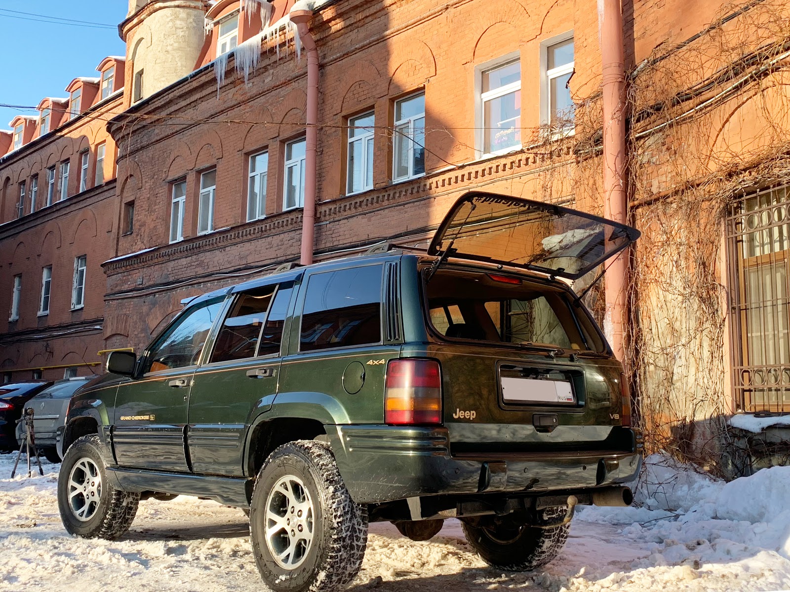 Cho tới tận ngày nay, Jeep Grand Cherokee ZJ vẫn là một phương tiện khiến nhiều người phải dè chừng