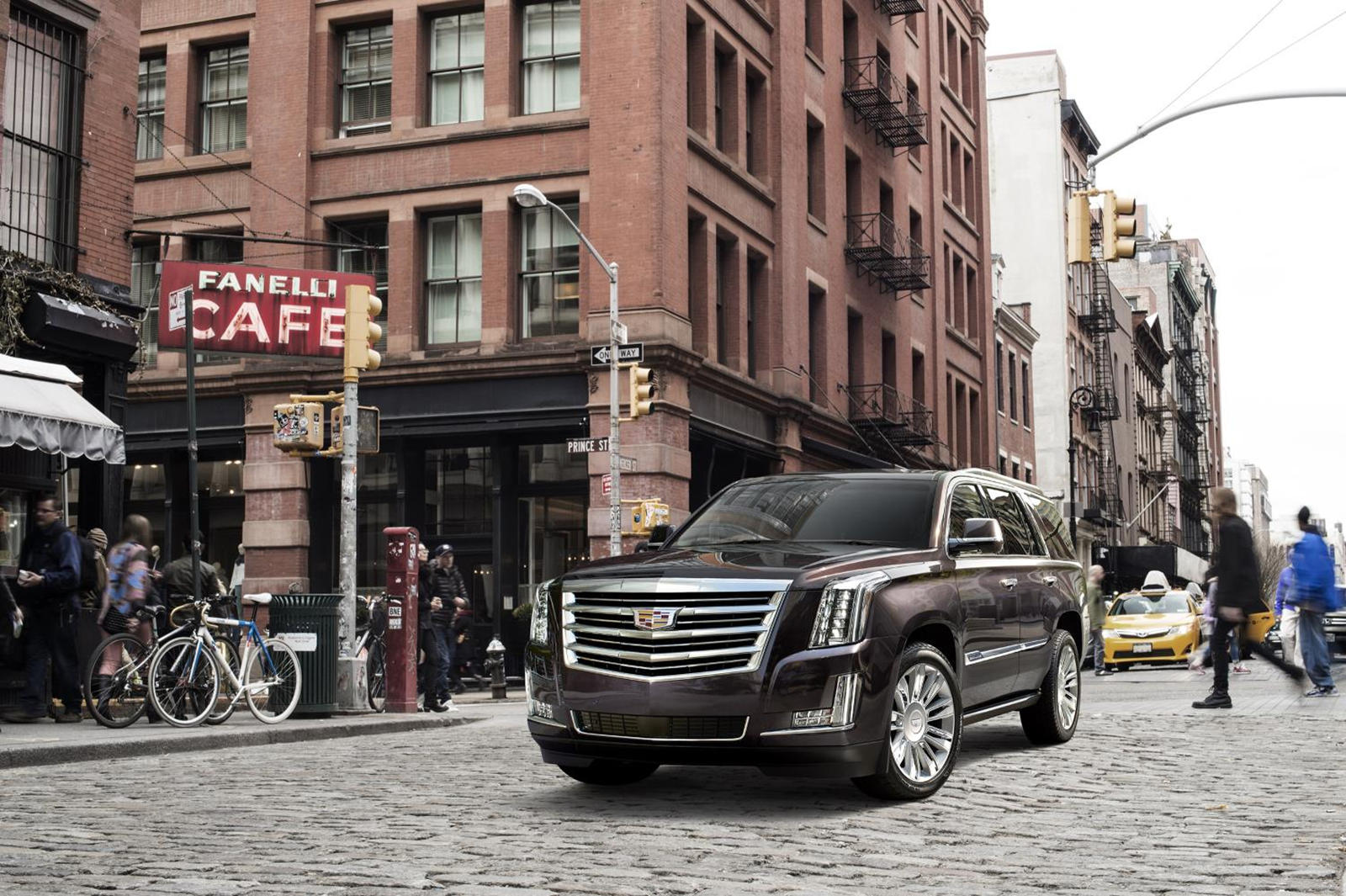 Sau khi được giảm giá, Cadillac Escalade trở thành lựa chọn khá hấp dẫn trong phân khúc Sau khi được giảm giá, Cadillac Escalade trở thành lựa chọn khá hấp dẫn trong phân khúc