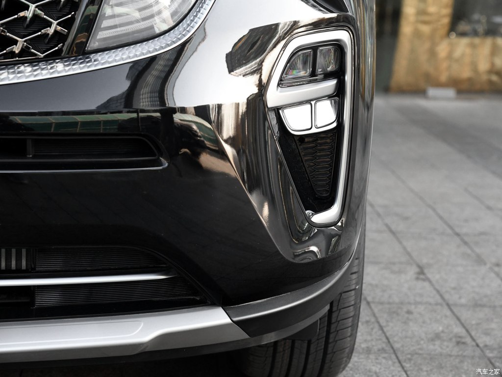Hốc đèn sương mù độc đáo của Kia KX5 2019
