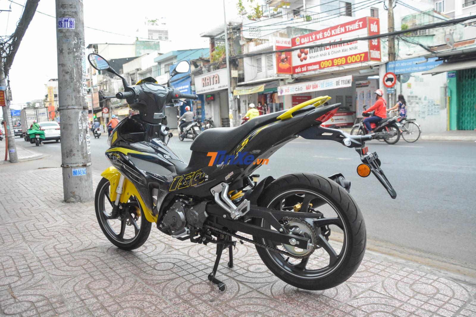 Benelli RFS 150i cũng sẽ gây khó khăn cho mẫu xe côn tay SYM Star SR170 đến từ Đài Loan