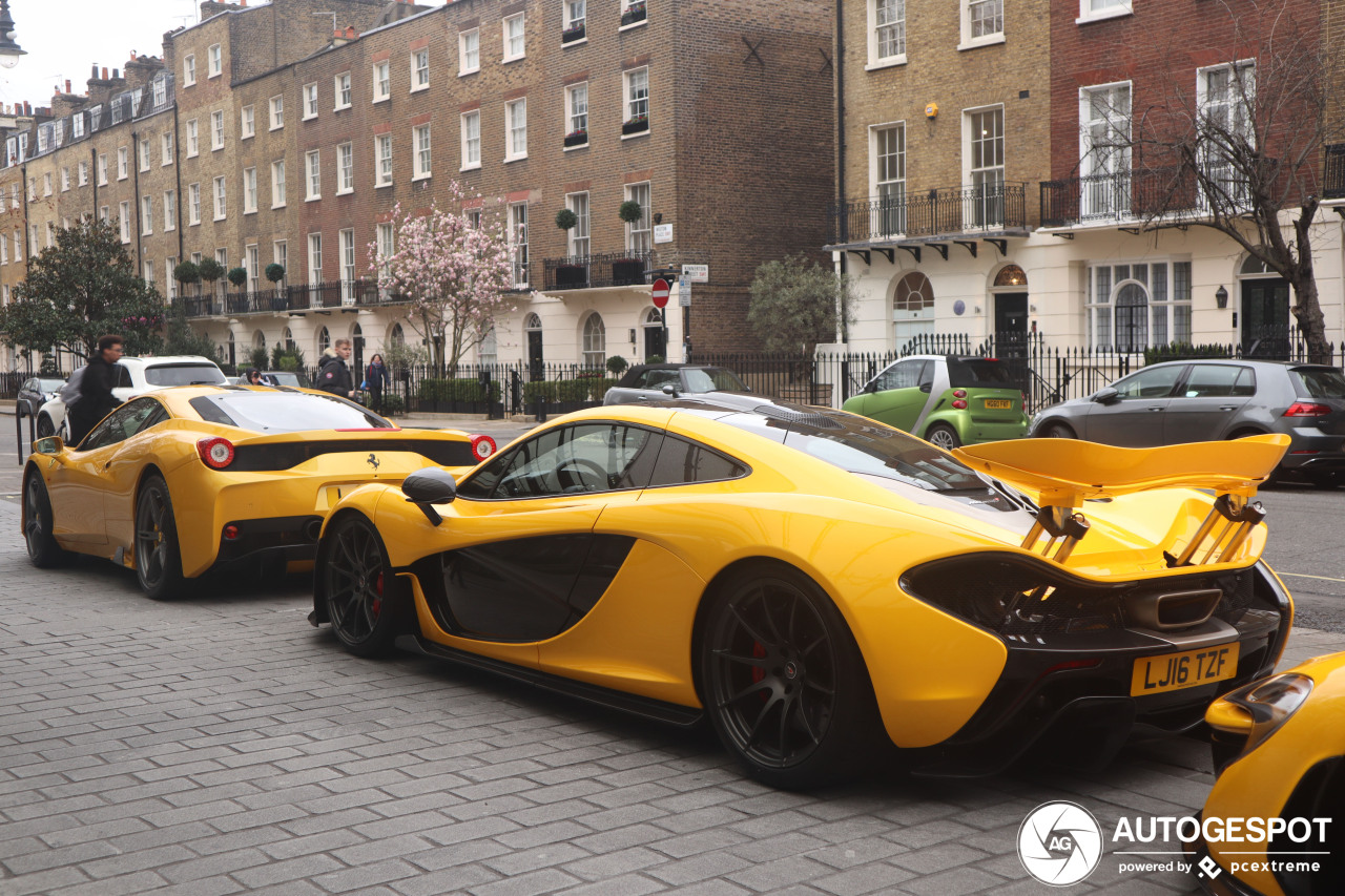 1 chiếc McLaren P1 khoe dáng cùng Ferrari 458 Speciale màu vàng 1 chiếc McLaren P1 khoe dáng cùng Ferrari 458 Speciale màu vàng