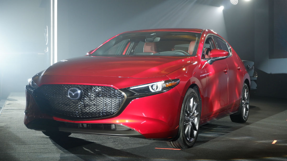 Mazda3 2019 được trưng bày tại Philippines có cả 2 kiểu dáng sedan và hatchback Mazda3 2019 được trưng bày tại Philippines có cả 2 kiểu dáng sedan và hatchback