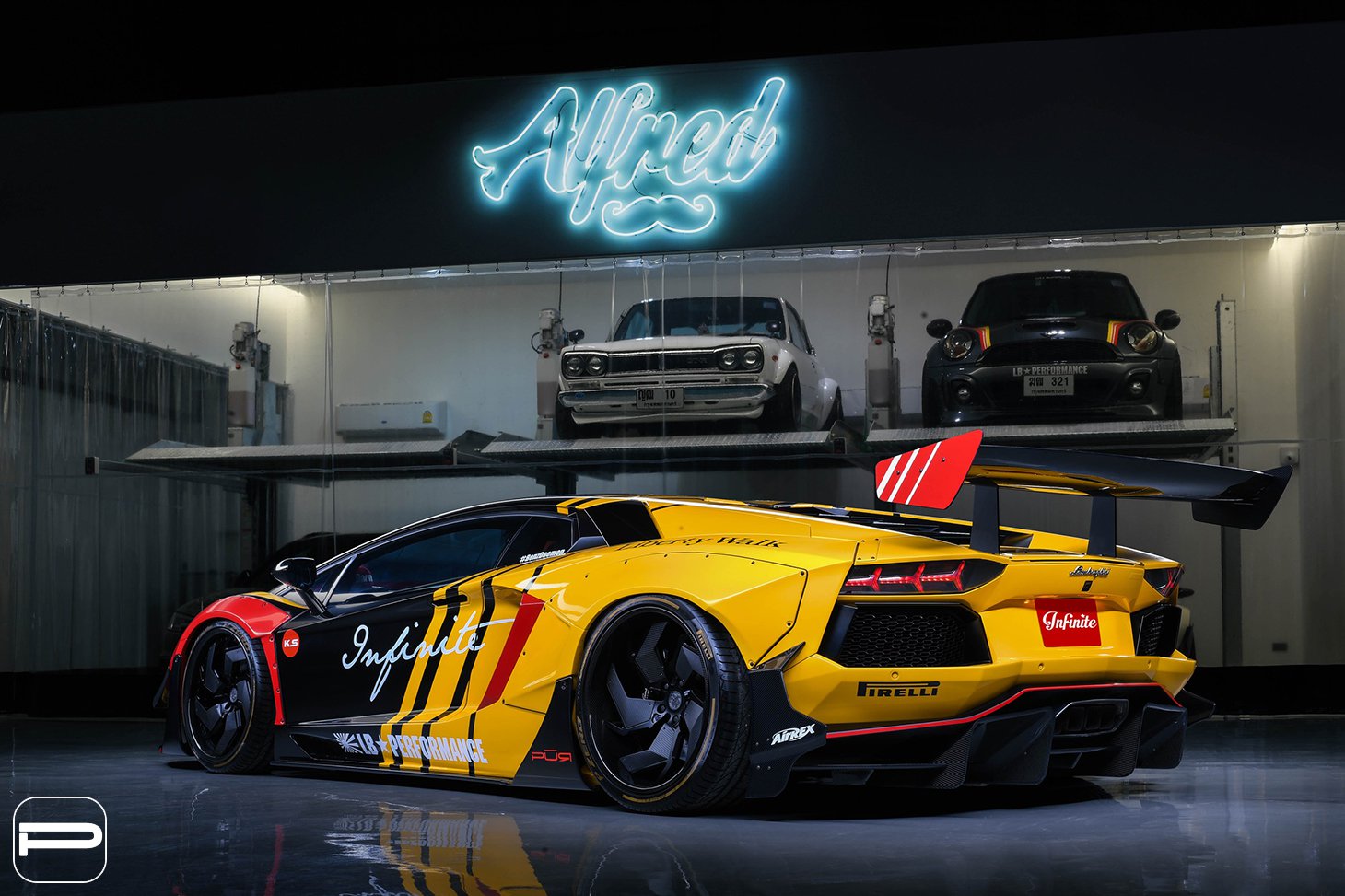 Ngắm chiếc Lamborghini Aventador độ body kit Liberty Walk trông như xe đua