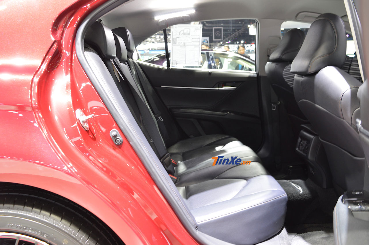 Hàng ghế sau của mẫu sedan cỡ trung này