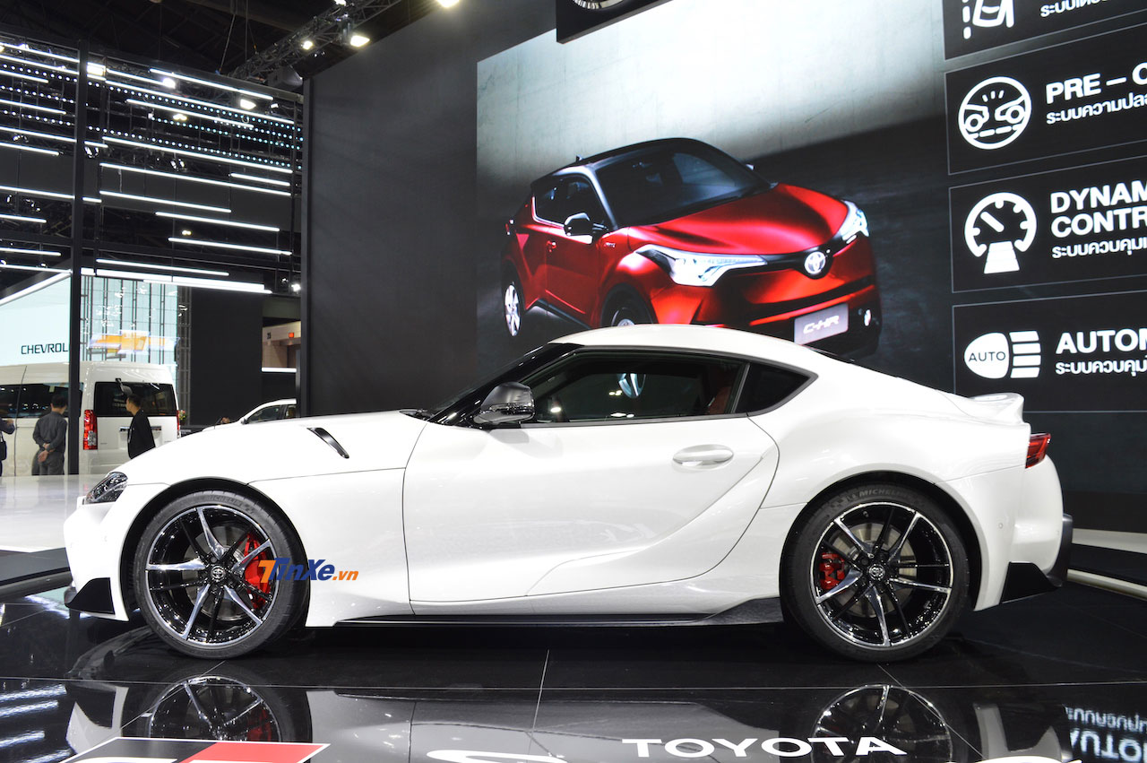 Toyota GR Supra 2020 được trang bị vành 19 inch và cùm phanh màu đỏ nổi bật Toyota GR Supra 2020 được trang bị vành 19 inch và cùm phanh màu đỏ nổi bật
