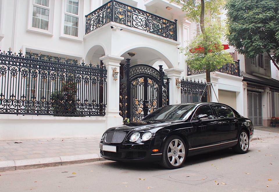 Mức giá để làm ông chủ của Bentley Continental Flying Spur vào thời điểm đó không dưới 10 tỷ đồng Mức giá để làm ông chủ của Bentley Continental Flying Spur vào thời điểm đó không dưới 10 tỷ đồng