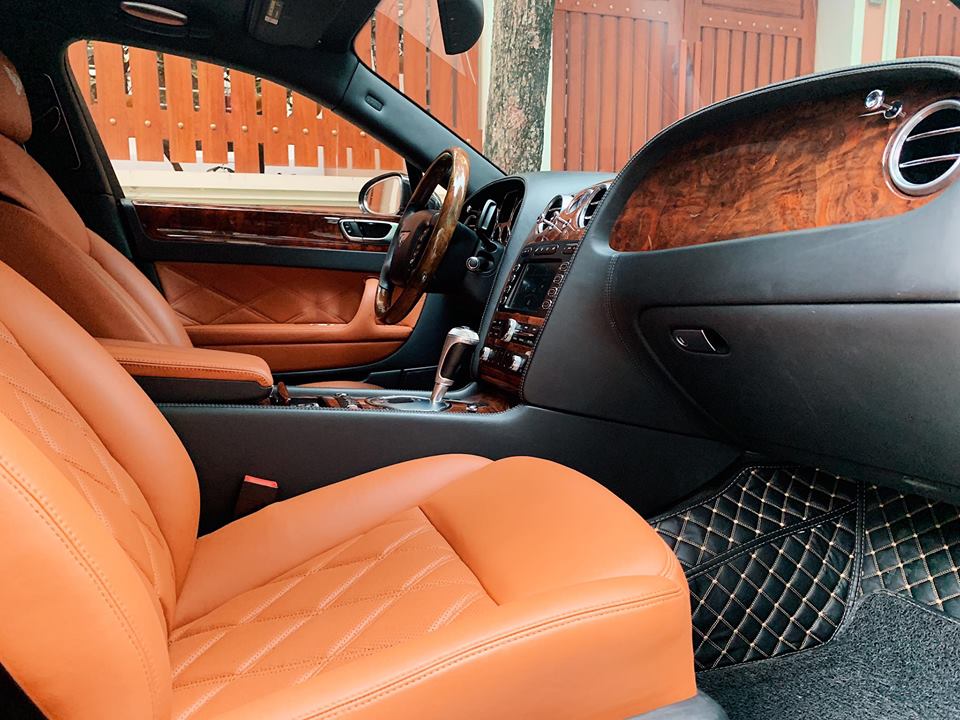 Nội thất chiếc xe siêu sang Bentley Continental Flying Spur đang rao bán Nội thất chiếc xe siêu sang Bentley Continental Flying Spur đang rao bán