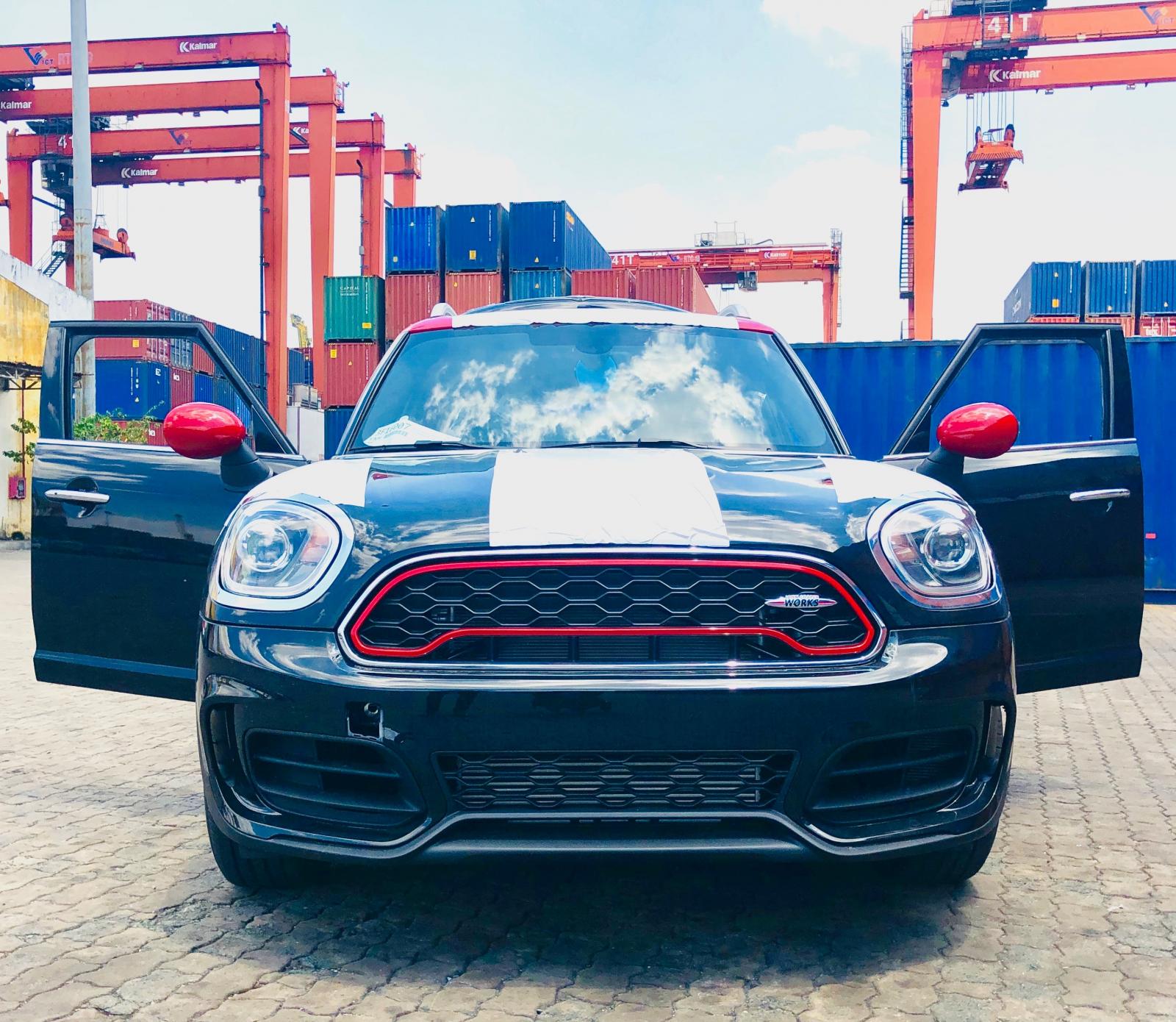 MINI John Cooper Works mới cập cảng Việt Nam là phiên bản hiệu suất cao với nhiều thiết kế thể thao, khỏe khoắn MINI John Cooper Works mới cập cảng Việt Nam là phiên bản hiệu suất cao với nhiều thiết kế thể thao, khỏe khoắn
