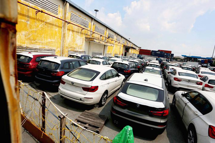 Các đối tượng trong đường dây buôn lậu tới hàng trăm xe BMW đã chính thức bị truy tố Các đối tượng trong đường dây buôn lậu tới hàng trăm xe BMW đã chính thức bị truy tố