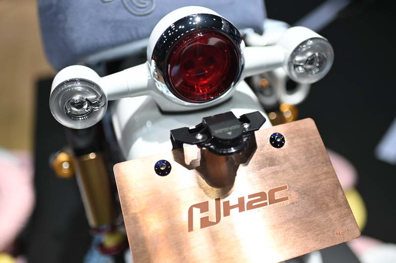 Trên bản độ, hàng loạt phụ tùng từ hãng phụ kiện xe nổi tiếng H2C đắt đỏ như pad biển số, đèn hậu Trên bản độ, hàng loạt phụ tùng từ hãng phụ kiện xe nổi tiếng H2C đắt đỏ như pad biển số, đèn hậu