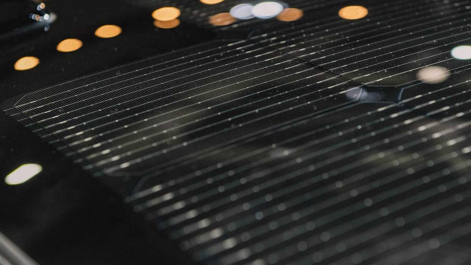 Hyundai Sonata Hybrid 2020 với pin năng lượng mặt trời trên nóc Hyundai Sonata Hybrid 2020 với pin năng lượng mặt trời trên nóc