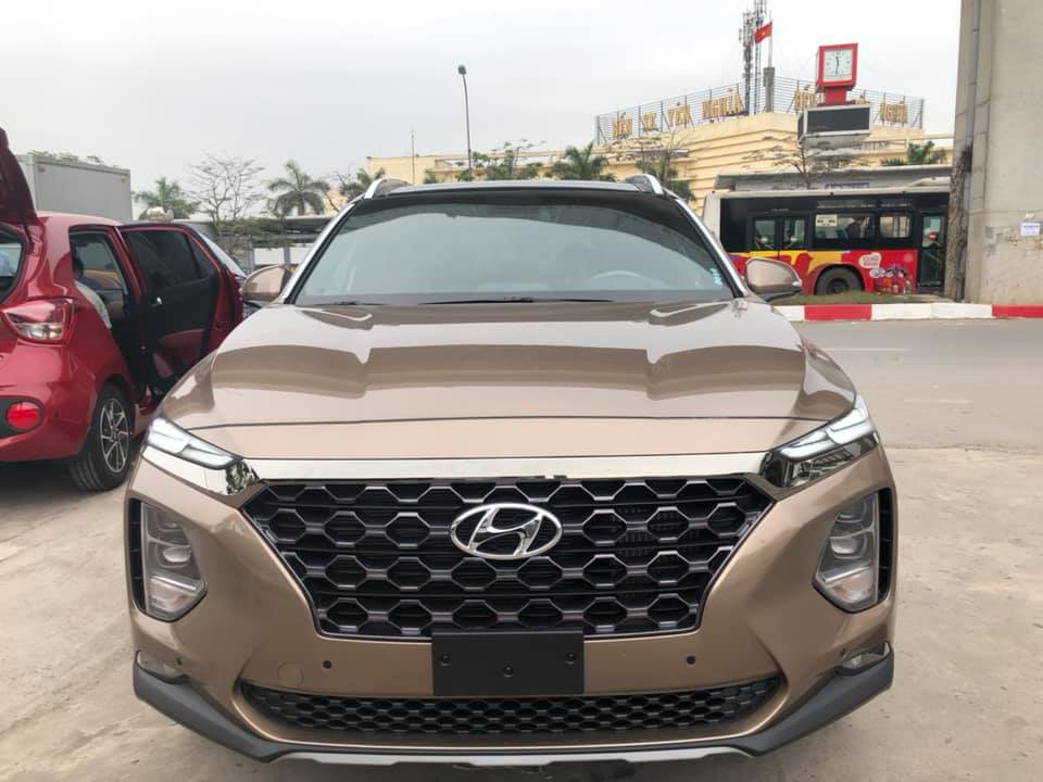 Thiết kế ngoại thất của Hyundai Santa Fe 2019 Premium không khác gì so với phiên bản đặc biệt Thiết kế ngoại thất của Hyundai Santa Fe 2019 Premium không khác gì so với phiên bản đặc biệt