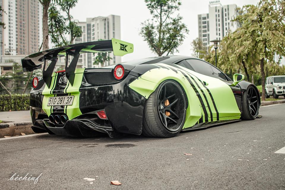Ferrari 458 Italia độ Liberty Walk chỉ được chủ nhân trang bị ống xả của FI Ferrari 458 Italia độ Liberty Walk chỉ được chủ nhân trang bị ống xả của FI