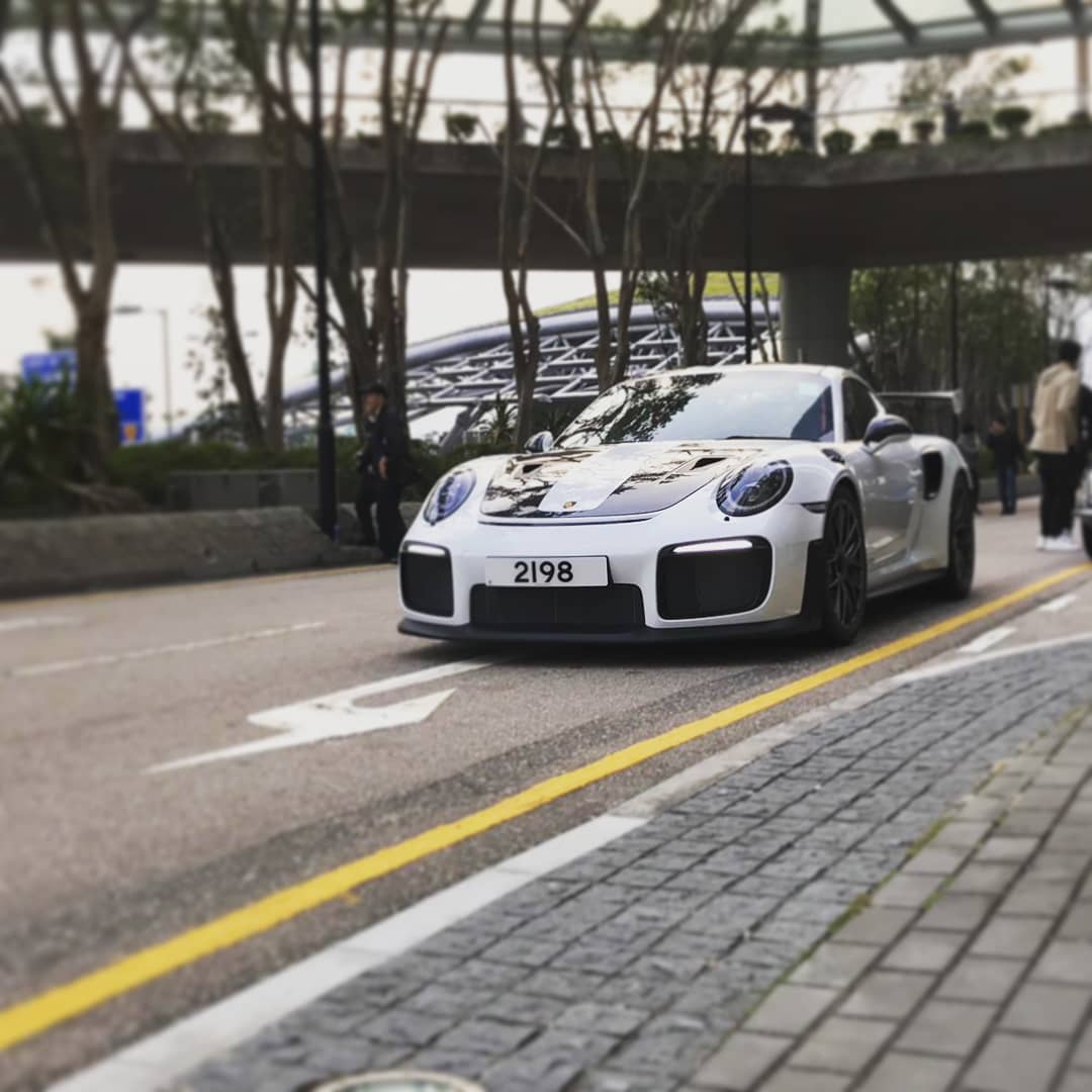 Siêu xe Porsche 911 GT2 RS chính hãng tại Hồng Kông rẻ hơn 4 tỷ đồng so với Việt Nam Siêu xe Porsche 911 GT2 RS chính hãng tại Hồng Kông rẻ hơn 4 tỷ đồng so với Việt Nam
