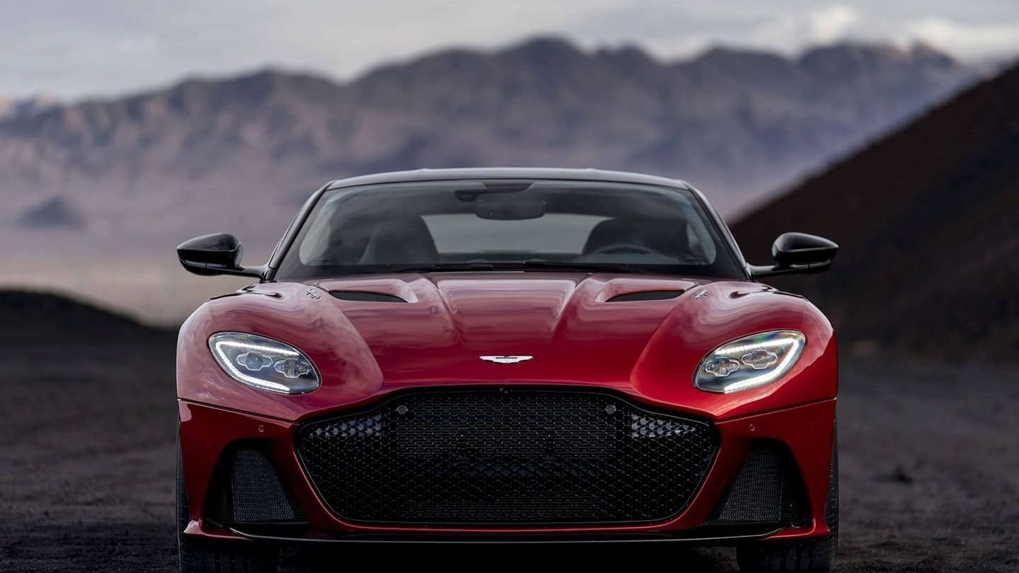 Khách hàng Việt hiện đã có thể đặt hàng siêu xe Aston Martin DBS Superleggera 2019 theo diện chính hãng