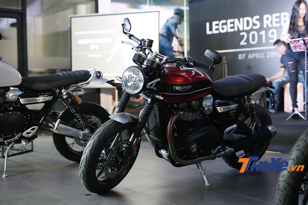 Triumph Speed Twin 1200 cũng chính thức được ra mắt với giá bán khởi điểm từ 589 triệu VNĐ.