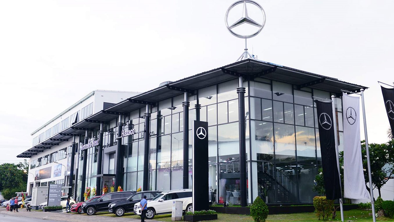 Theo khảo sát Vietnam Best Places To Work 2018 của Anphabe, Mercedes-Benz Việt Nam là nơi có môi trường làm việc tốt nhất ngành ô tô/ phụ tùng