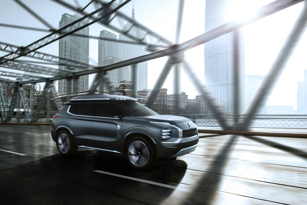 Sau khi ra mắt ở châu Âu, Mitsubishi Engelberg Tourer sẽ ra mắt ở châu Á dưới cái tên mới là e-Yi