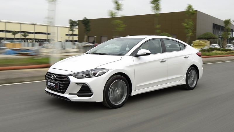 Nhằm dọn đường cho phiên bản mới sắp ra mắt, Hyundai Elantra được giảm giá khá sâu tại đại lý trong dịp cuối tháng 3 vừa rồi Nhằm dọn đường cho phiên bản mới sắp ra mắt, Hyundai Elantra được giảm giá khá sâu tại đại lý trong dịp cuối tháng 3 vừa rồi