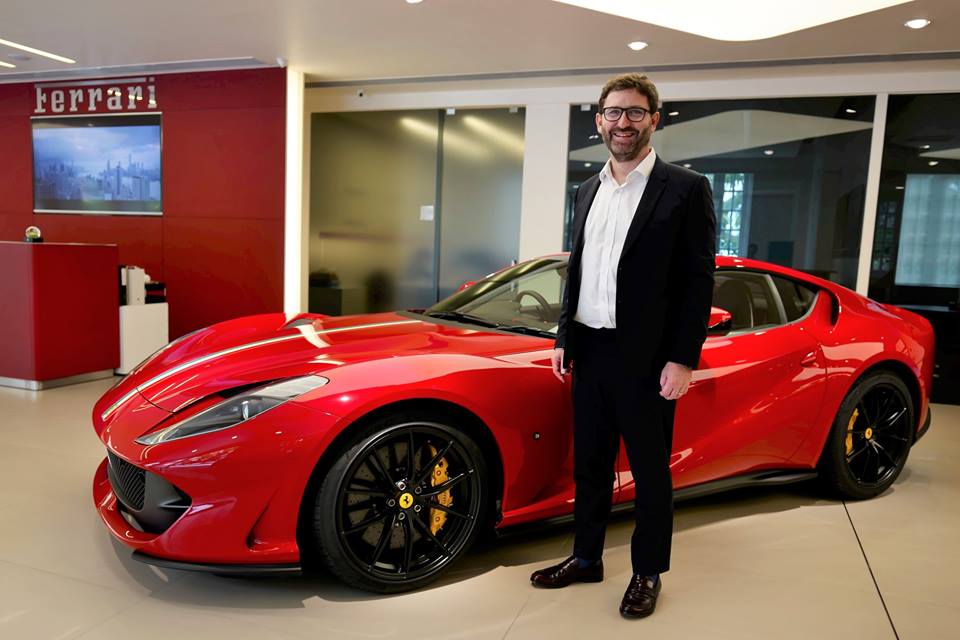 Ông Jon Chester, tổng giám đốc của Blackbird Concessionaires Ông Jon Chester, tổng giám đốc của Blackbird Concessionaires