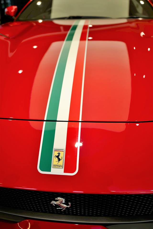 Sọc 3 màu tượng trưng Quốc kỳ Ý Sọc 3 màu tượng trưng Quốc kỳ Ý